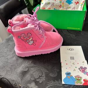 Ugg x Sesame Street neumel boots pink 9 toddler